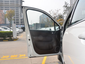2017款1.5L 手动舒适型 驾驶位车门