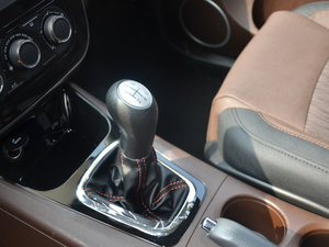 2017款1.5L 手动舒适型 换挡杆