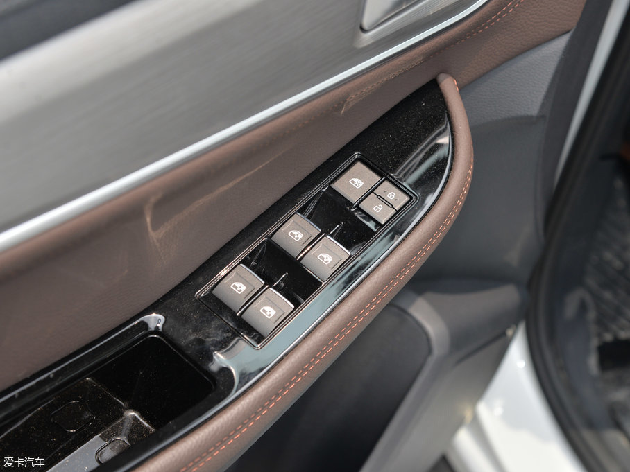 2017���X6 ������ 2.0L �ք�������