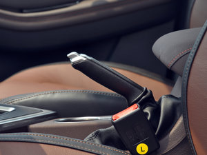 2017款乐享版 1.5T CVT豪华型 驻车制动器