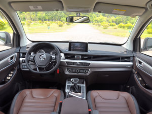 2017款乐享版 1.5T CVT豪华型 内饰全景