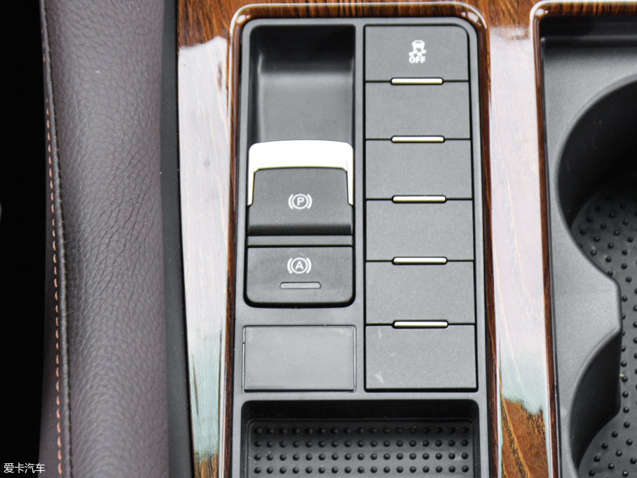 2018L(fng)CM7 2.0T Ԅ(dng)Ş