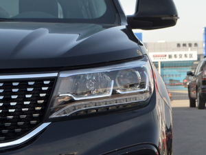 2018款乐享系列 1.6L CVT豪华型 大灯