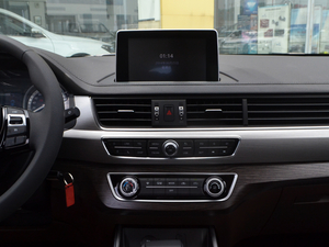 2018款乐享系列 1.6L CVT豪华型 中控台