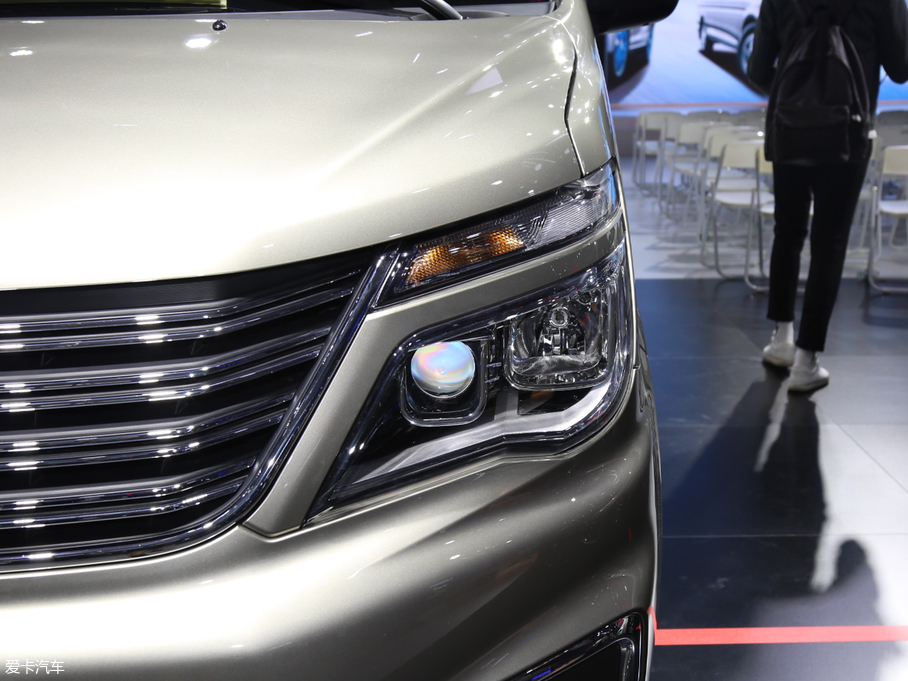 2018������ M5 1.6L �քӺ��A�� 7��