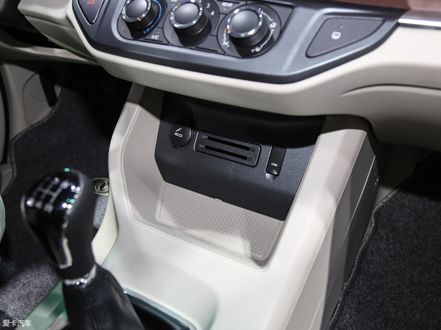 2018������ M5 1.6L �ք�(d��ng)���A�� 7��