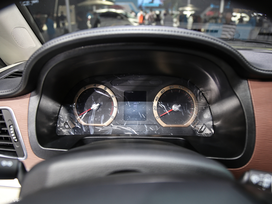 2018������ M5 1.6L �քӺ��A�� 7��