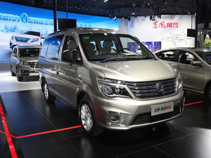 2018款M5 1.6L 手动豪华型 7座 整体外观