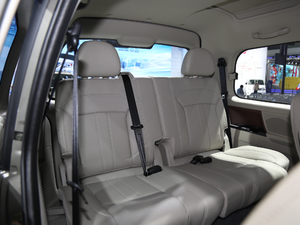 2018款M5 1.6L 手动豪华型 7座 空间座椅