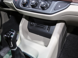 2018款M5 1.6L 手动豪华型 7座 空间座椅
