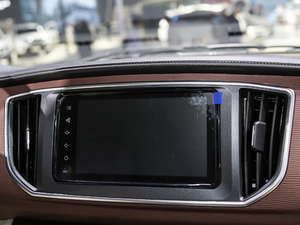 2018款M5 1.6L 手动豪华型 7座 中控区