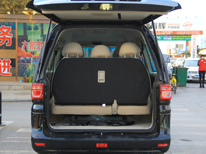 2018款M5L 1.6L 手动舒适型 9座 行李厢空间