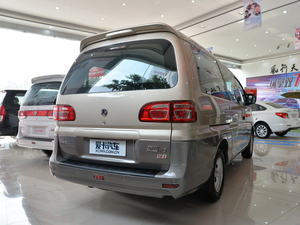 2018款M3L 1.6L 舒适型 7/6座 整体外观