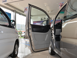 2018款M3L 1.6L 舒适型 7/6座 驾驶位车门