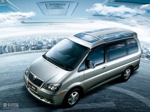 2010款Q8 手动舒适版（长车11座） 整体外观