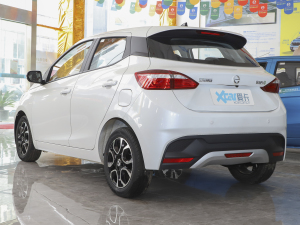 2021款小雷达悦跑型 左后45度