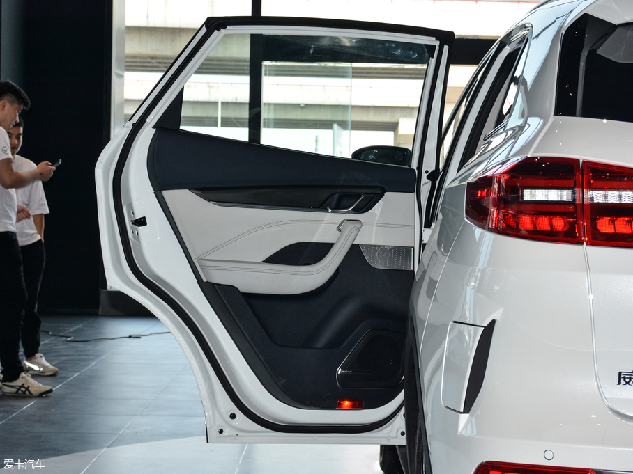 2018REX5 300 Extra°