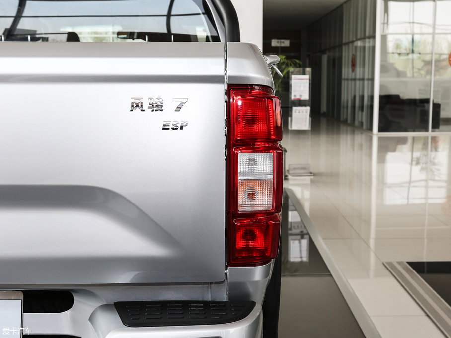 2019LE7 2.0T 򌾫Ӣ ˜؛  V