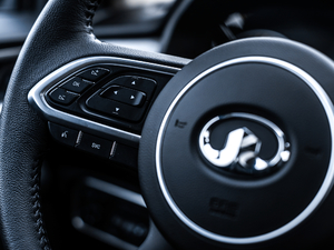 2019ð 2.0T քI L  п؅^