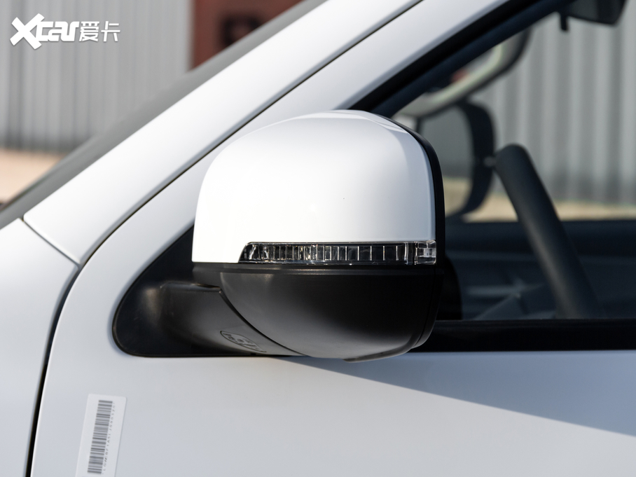 2020���ڳ���Ƥ�� ���ð� 2.0T �ԄӃ�򌾫Ӣ�� ���p ����