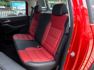 2020款越野版 2.0T 自动四驱高阶型 汽油 后排座椅
