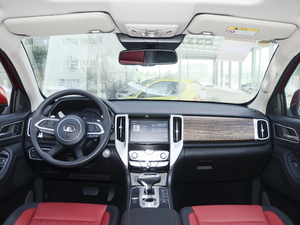 2020款越野版 2.0T 自动四驱进阶型 汽油 内饰全景