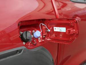 2020款越野版 2.0T 自动四驱进阶型 柴油 油箱盖