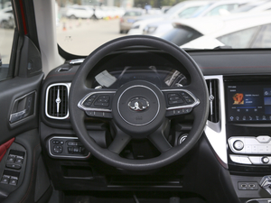 2020款越野版 2.0T 自动四驱进阶型 柴油 方向盘
