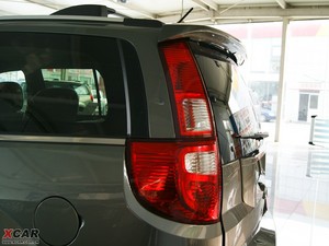 2009款锐意版 2.0L 豪华型 尾灯
