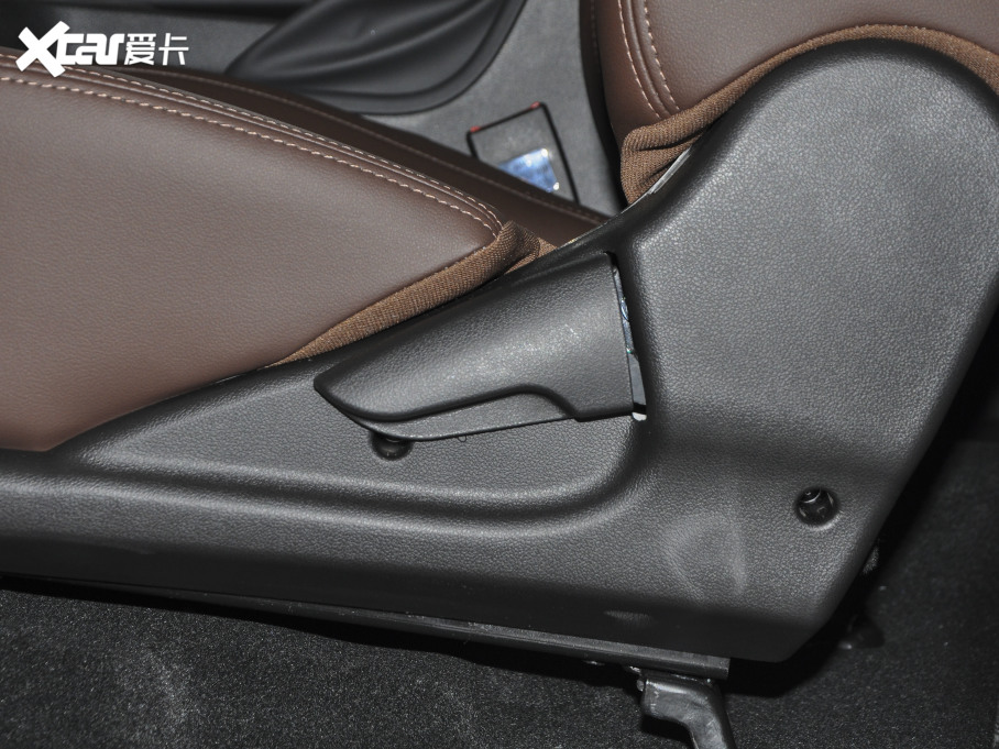 2021���L�E7 2.0T ��򌾫Ӣ�ʹ��p�� ����