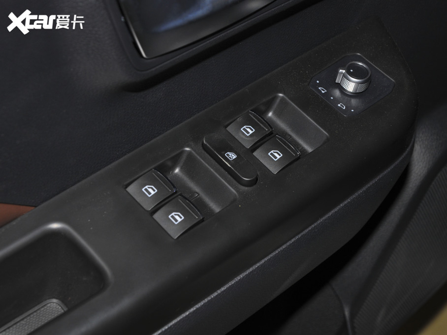 2021LE7 2.0T 򌾫Ӣʹp 