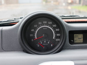 2010款1.5L CVT精英版 仪表