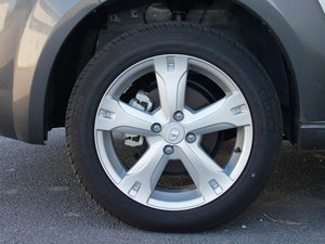 2010款1.5L 手动天窗版 轮圈