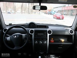2010款1.5L 手动豪华版 内饰全景