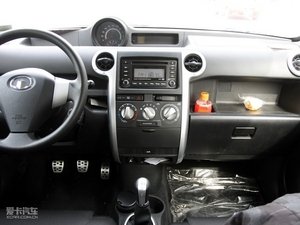 2010款1.5L 手动豪华版 中控台