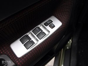 2010款1.5L 手动豪华版 主驾车窗控制区	