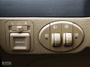 2010款2.4L 两驱豪华型 中控区