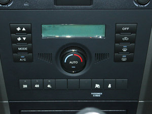 2010款2.4L 两驱舒适型 中控区