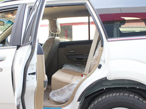 2010款2.4L 两驱舒适型 后排空间