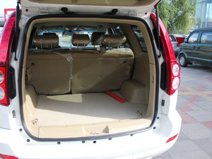 2010款2.4L 两驱舒适型 行李厢空间
