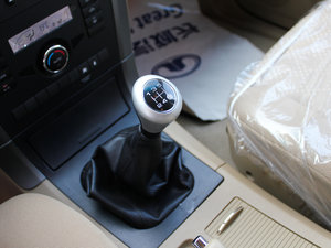 2010款2.4L 两驱舒适型 换挡杆