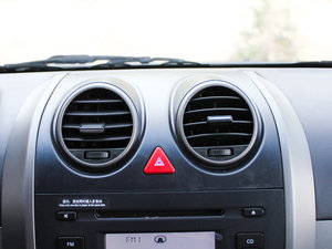 2010款2.4L 两驱舒适型 空调出风口