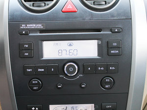 2010款2.4L 两驱舒适型 音响调节