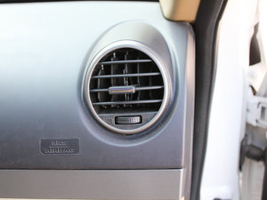 2010款2.4L 两驱舒适型 中控区
