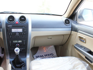2010款2.4L 两驱舒适型 中控区