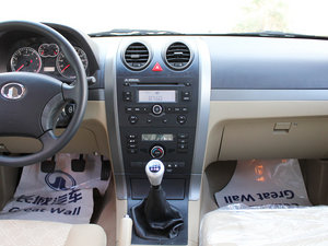 2010款2.4L 两驱舒适型 中控台