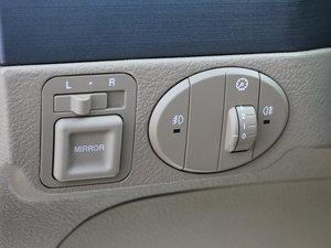 2010款2.4L 两驱舒适型 中控区