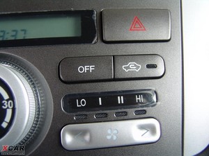 2009款2.0L 实用版 中控区