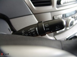2009款2.0L 实用版 中控区