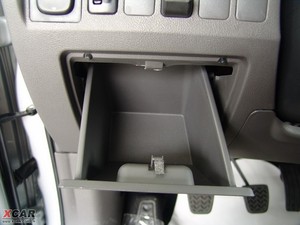 2009款2.0L 实用版 中控区